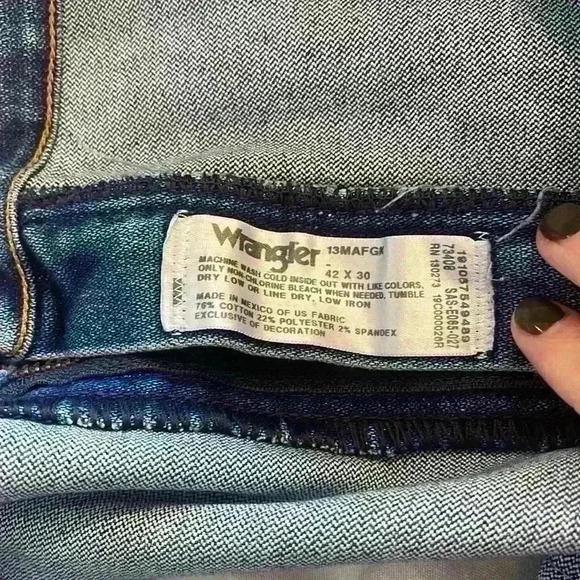 Men’s 42 x 30 cowboy cut Wrangler denim - Picture 4 of 6